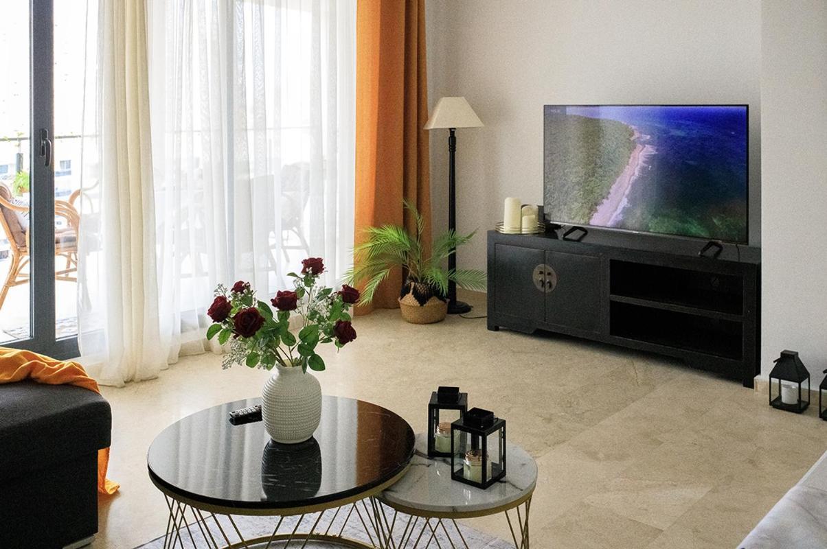 Oasis Cala Alta New 120qm Free Parking, Pool, 2 Bath, 3bdr, Wi-fi, Air-condit Apartament *