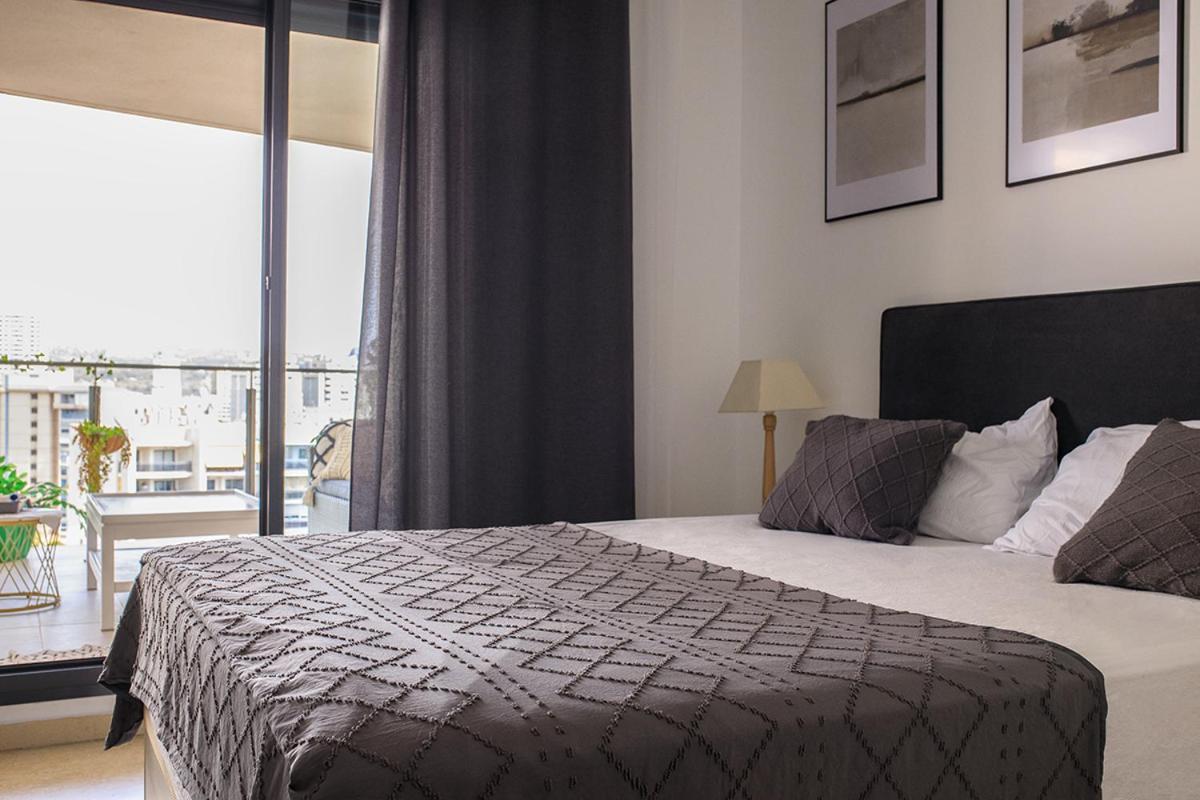 Oasis Cala Alta New 120qm Free Parking, Pool, 2 Bath, 3bdr, Wi-fi, Air-condit Apartament Benidorm